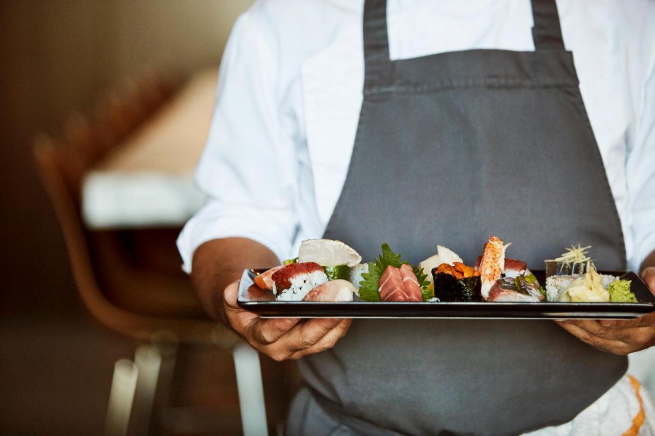 Hyatt Centric Janakpuri New Delhi Hotel Exterior foto A sushi chef