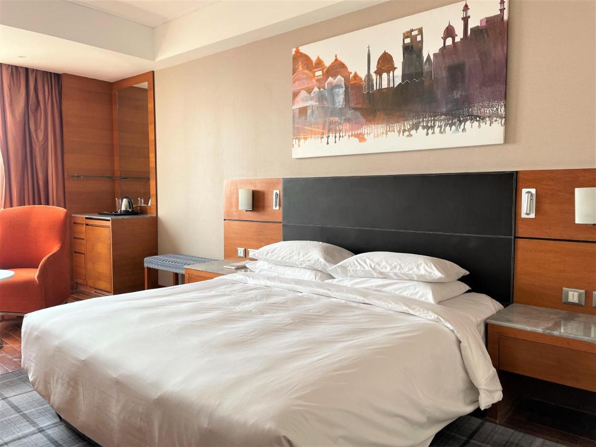 Hyatt Centric Janakpuri New Delhi Hotel Exterior foto A room at the Taj Mahal Palace