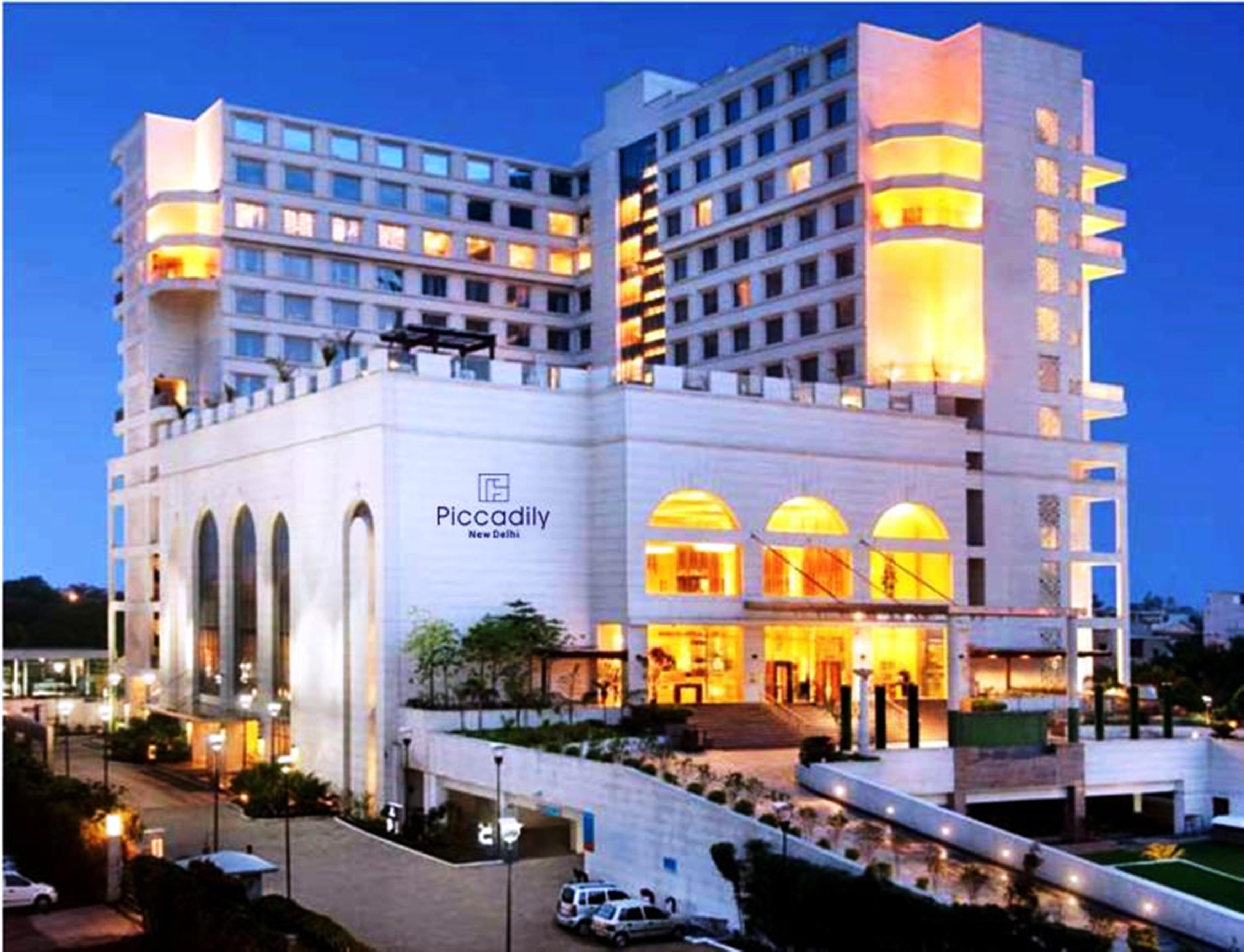 Hyatt Centric Janakpuri New Delhi Hotel Exterior foto The Piccadilly Hotel