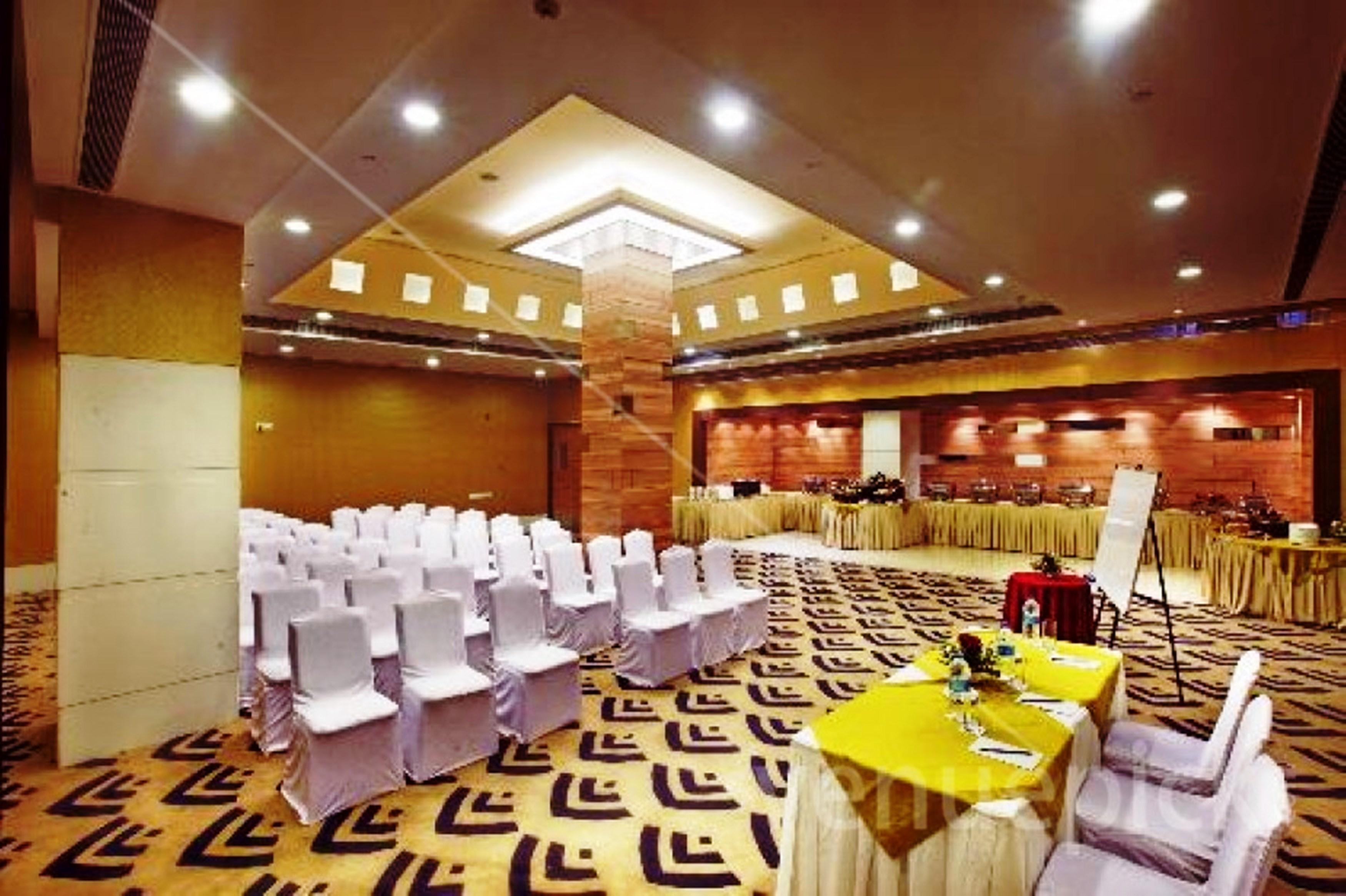 Hyatt Centric Janakpuri New Delhi Hotel Exterior foto The Royal